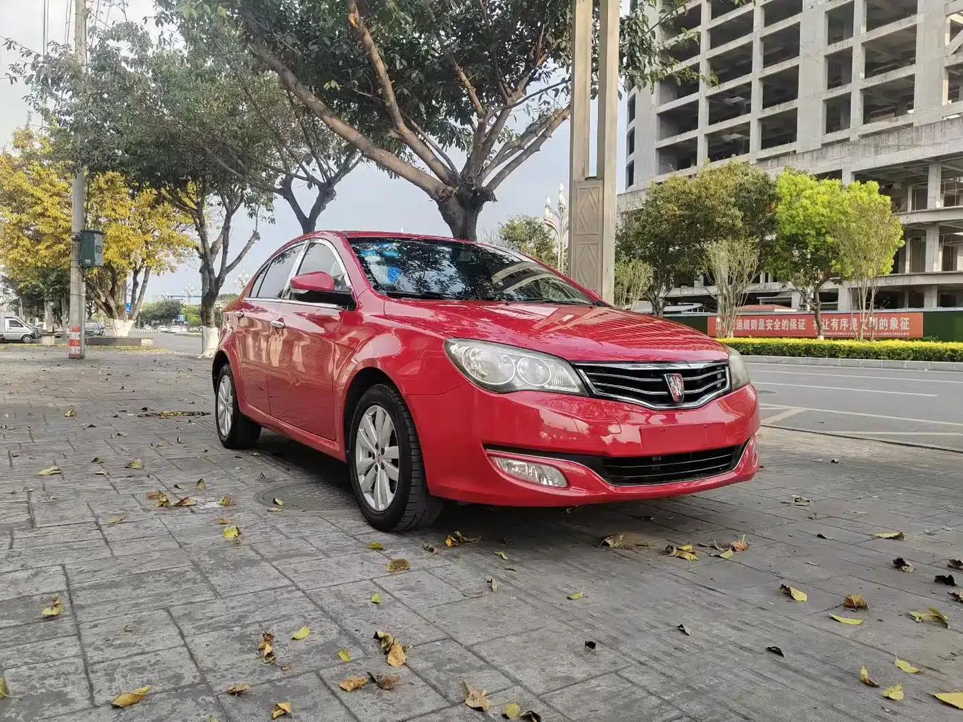 Roewe 350 2015 1.5L Manual Deluxe Sunroof Edition — миниатюра 3