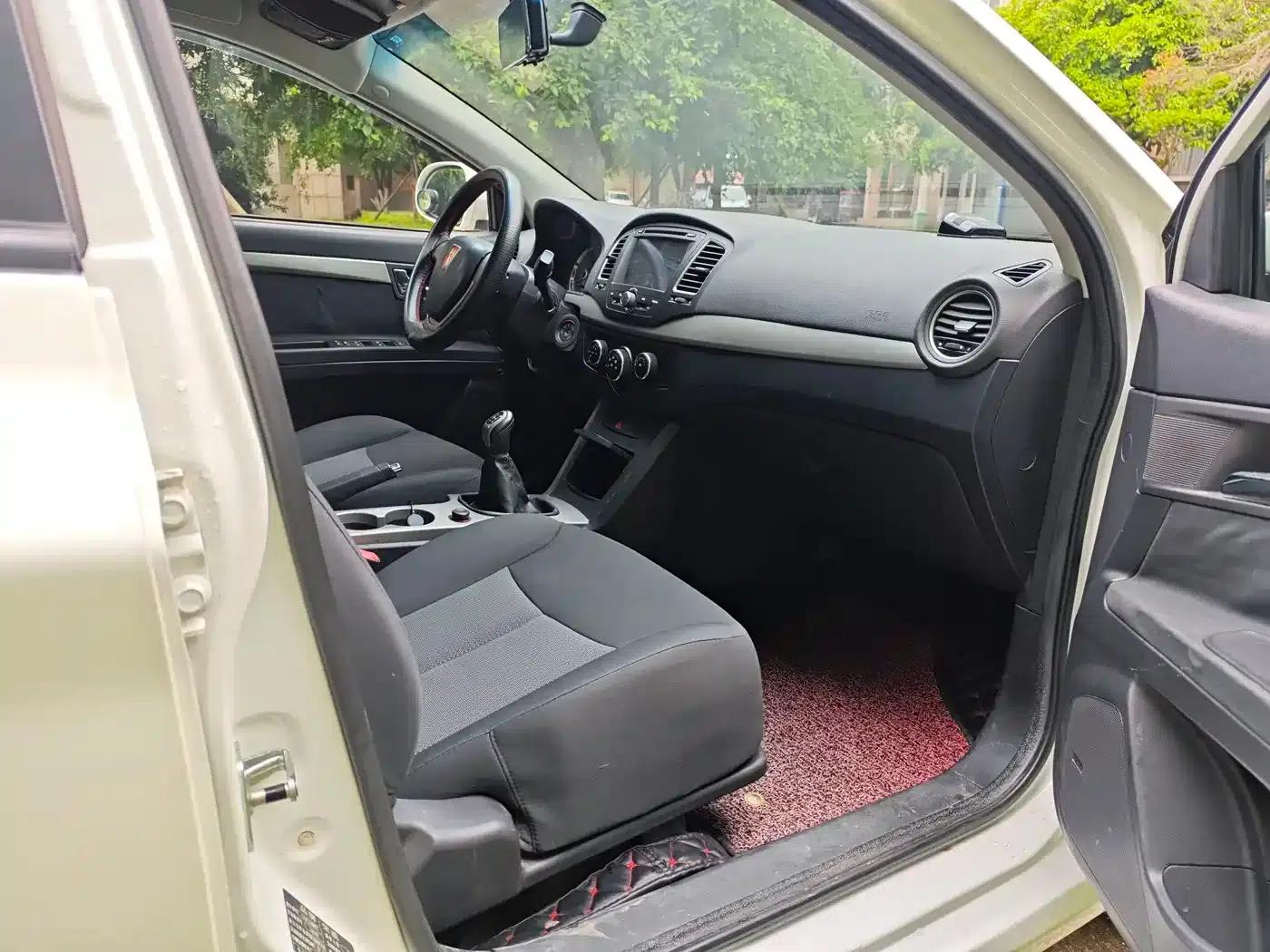 Roewe 350 2013 Model 350S 1.5L Manual Speed Edition — миниатюра 5