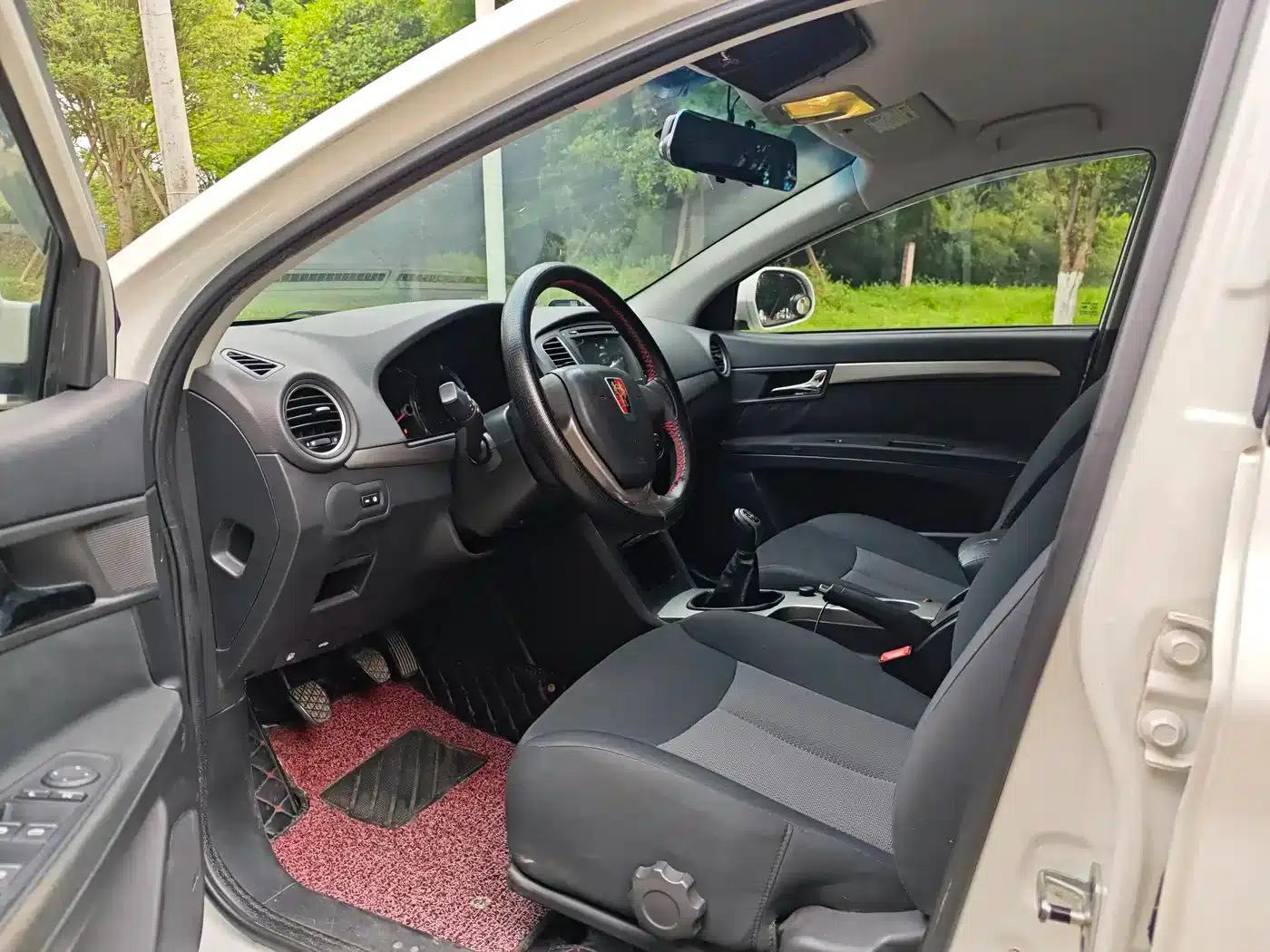 Roewe 350 2013 Model 350S 1.5L Manual Speed Edition — миниатюра 7