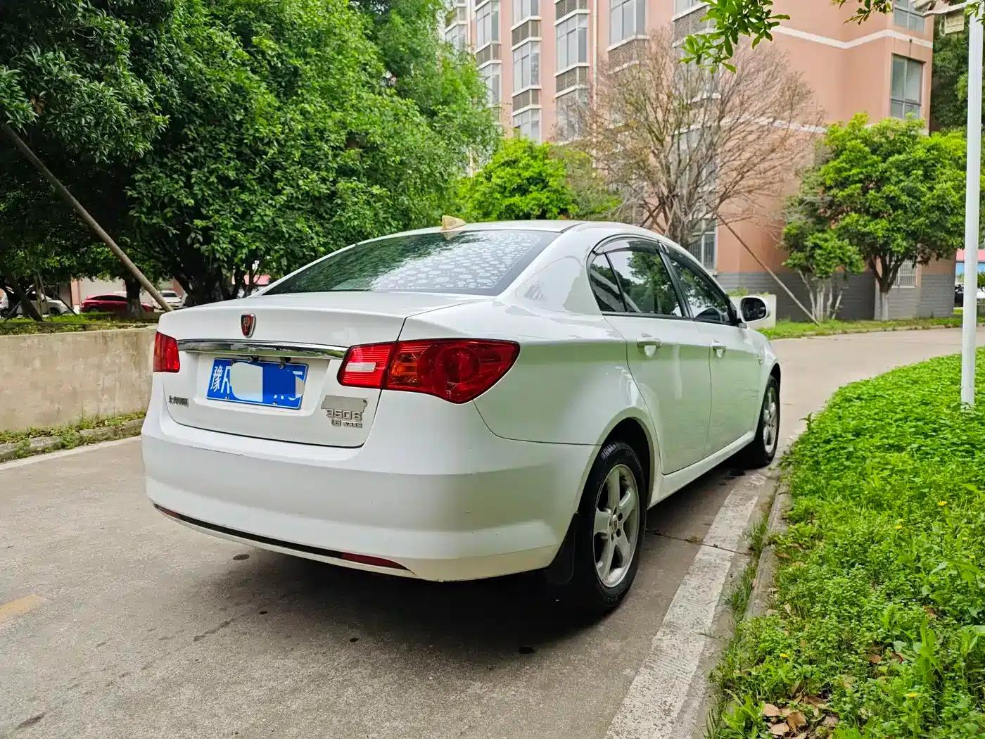 Roewe 350 2013 Model 350S 1.5L Manual Speed Edition — миниатюра 9