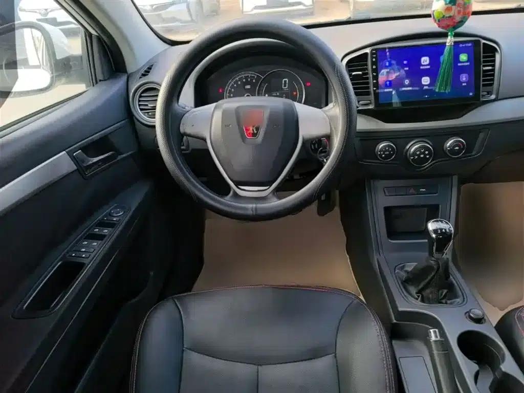 Roewe 350 2015 1.5L Manual Deluxe Sunroof Edition — миниатюра 11