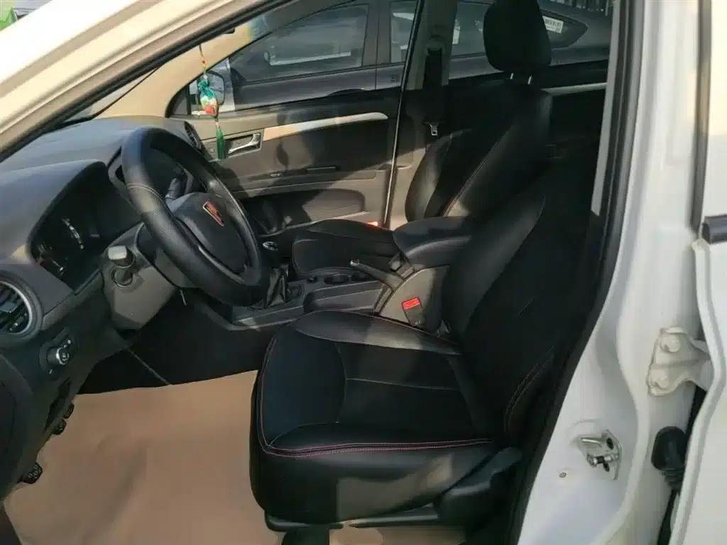 Roewe 350 2015 1.5L Manual Deluxe Sunroof Edition — миниатюра 15
