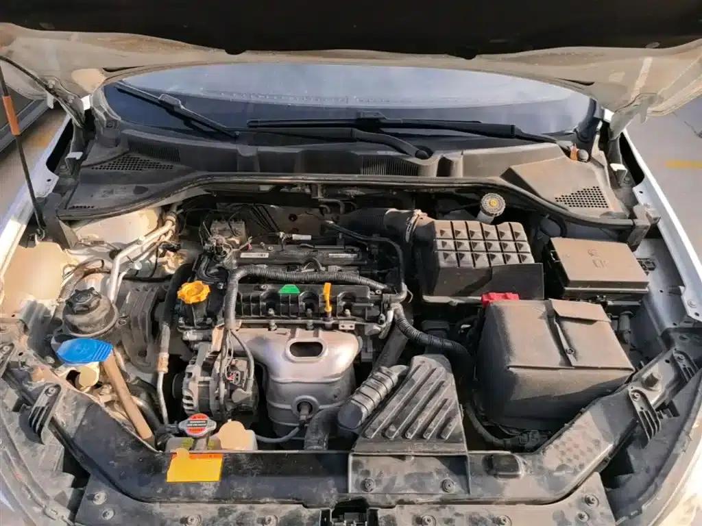 Roewe 350 2015 1.5L Manual Deluxe Sunroof Edition — миниатюра 20