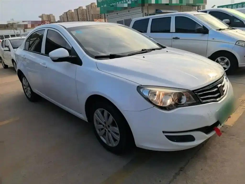 Roewe 350 2015 1.5L Manual Deluxe Sunroof Edition — миниатюра 4