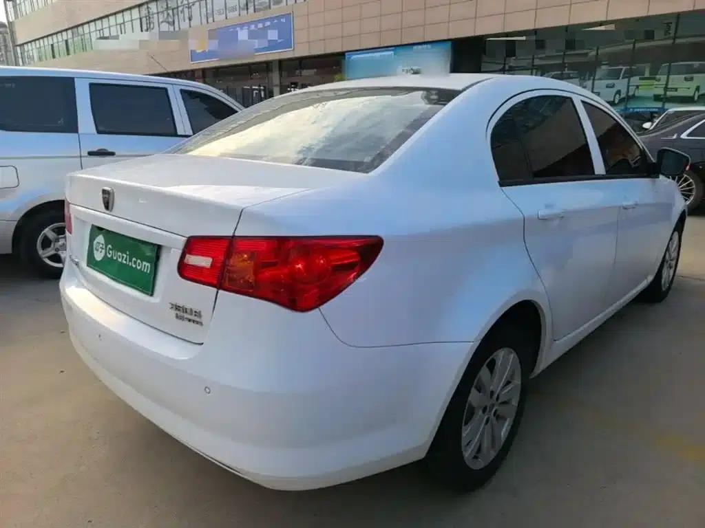 Roewe 350 2015 1.5L Manual Deluxe Sunroof Edition — миниатюра 7