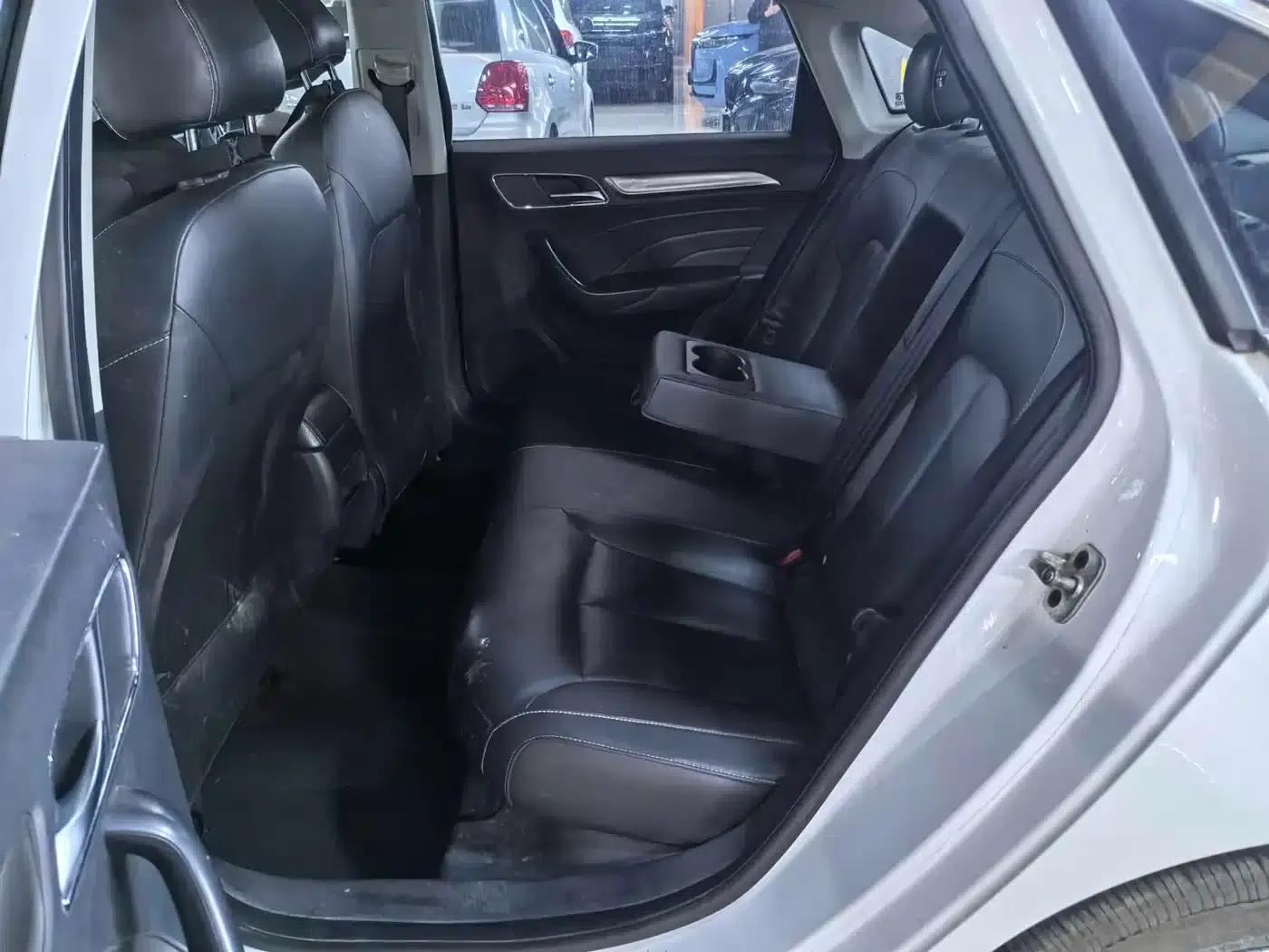 Roewe i6 Classic 2017 20T Manual Deluxe Edition — миниатюра 5