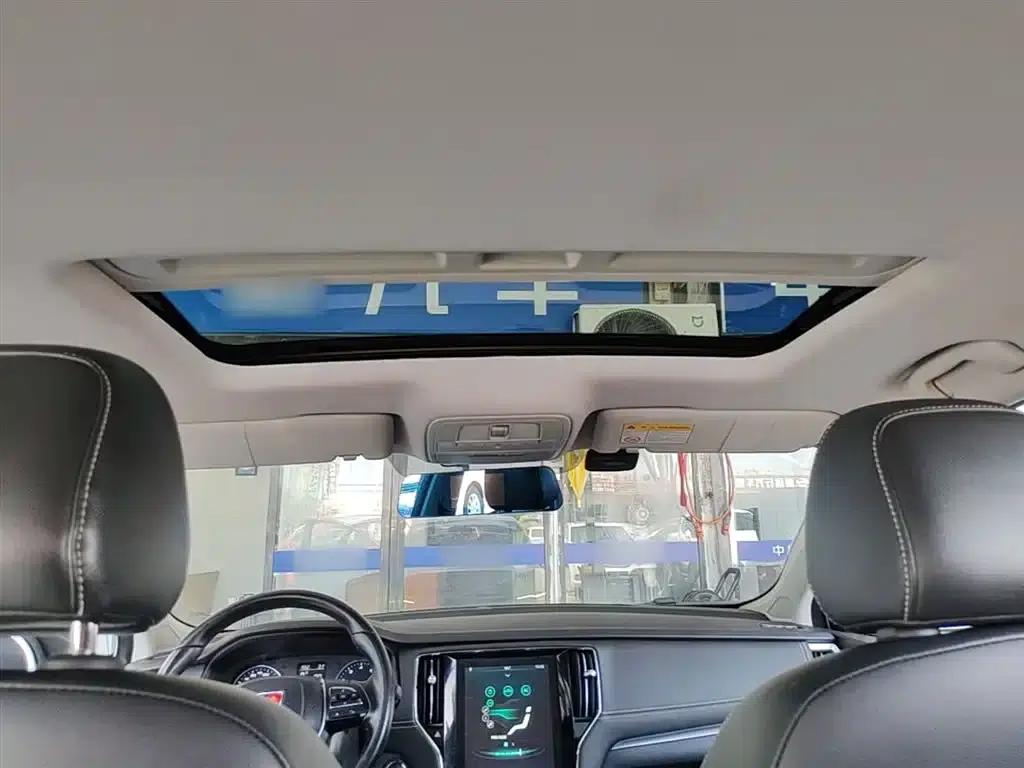Roewe i6 Classic 2019 PLUS 20T TST 4G Connected Flagship Superb Edition — миниатюра 18