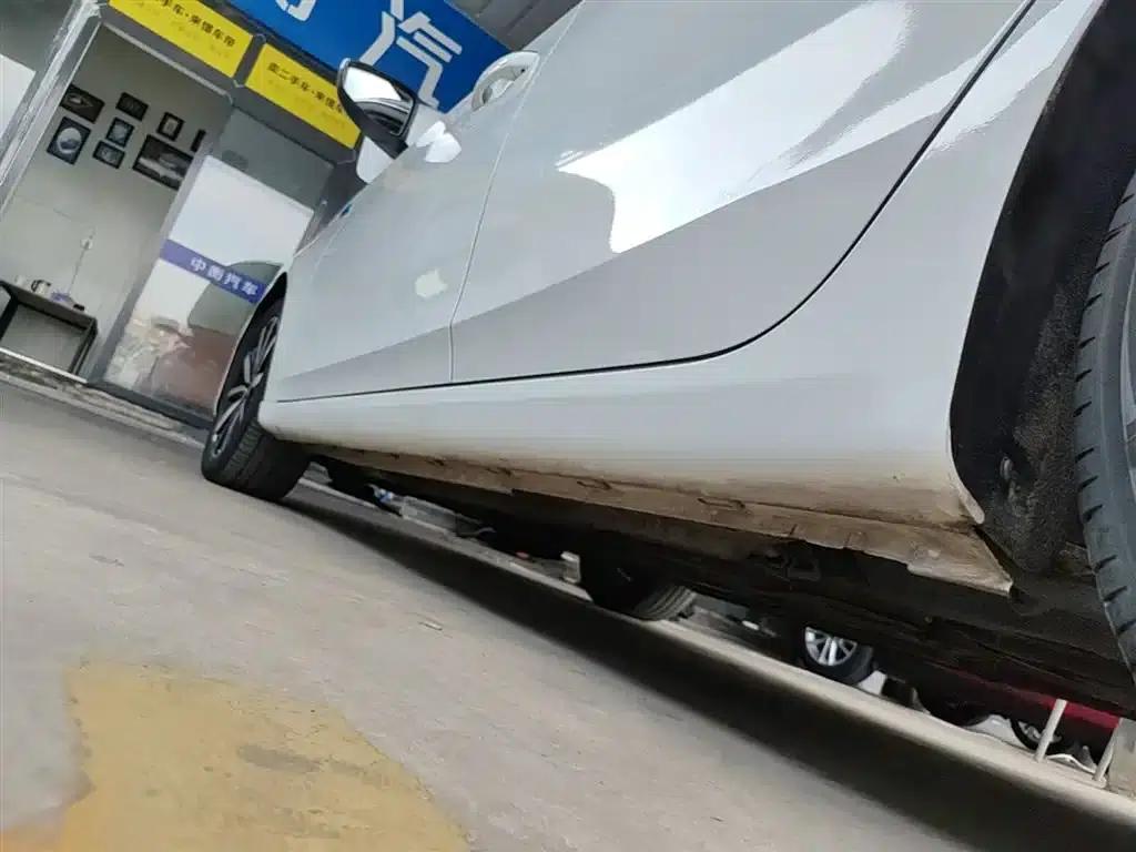 Roewe i6 Classic 2019 PLUS 20T TST 4G Connected Flagship Superb Edition — миниатюра 22