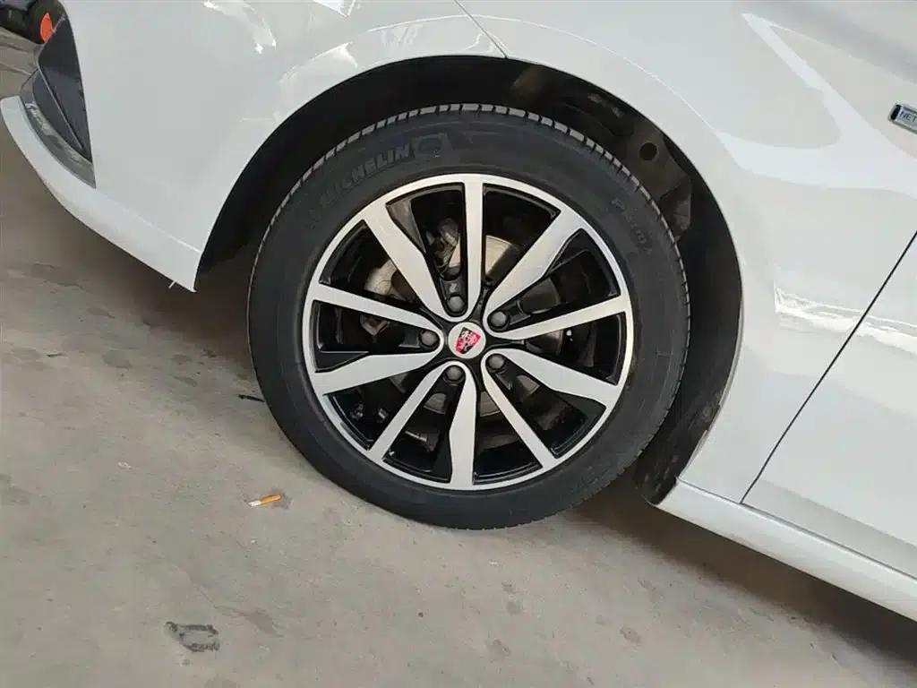 Roewe i6 Classic 2019 PLUS 20T TST 4G Connected Flagship Superb Edition — миниатюра 23
