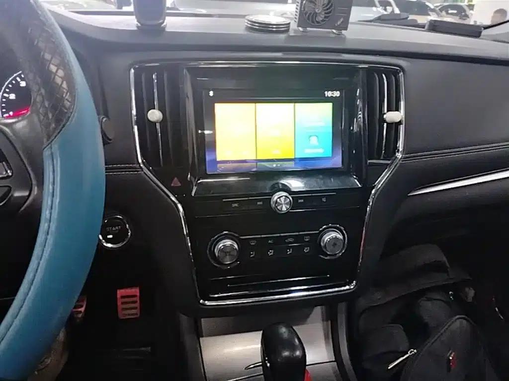 Roewe i6 Classic 2018 20T Automatic Flagship Edition — миниатюра 13