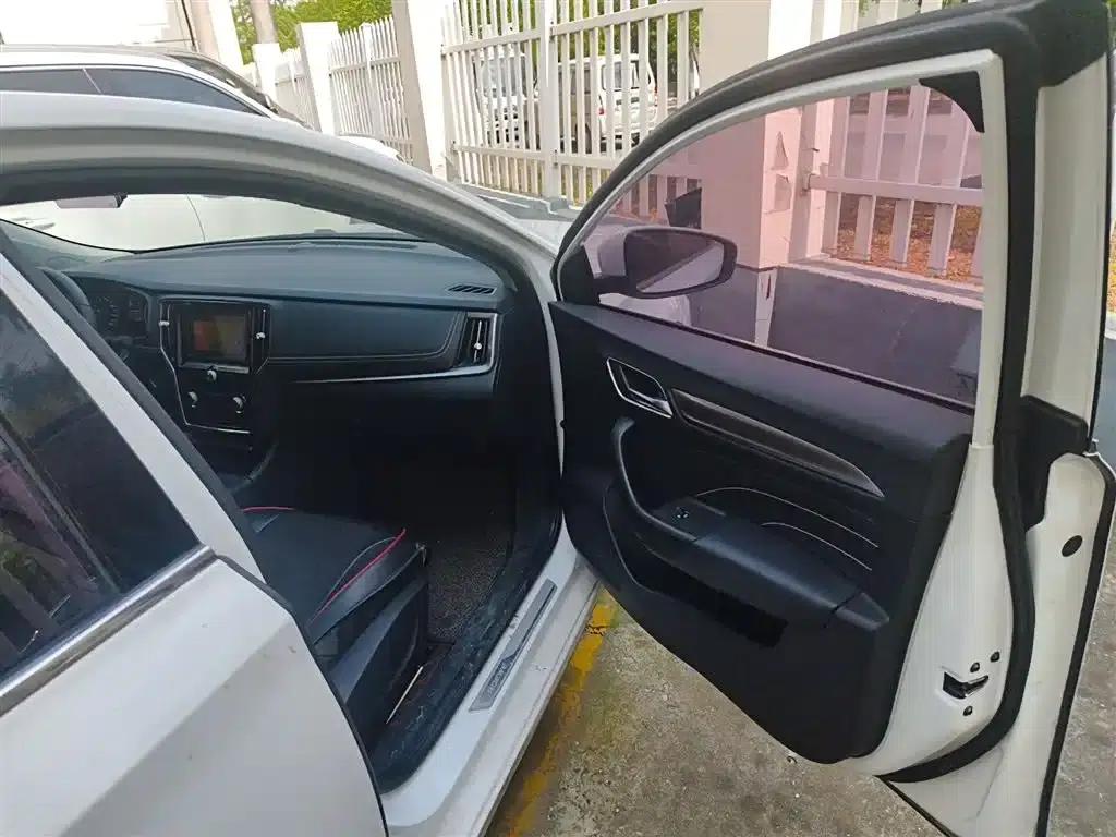 Roewe i6 Classic 2018 20T Automatic Flagship Edition — миниатюра 20