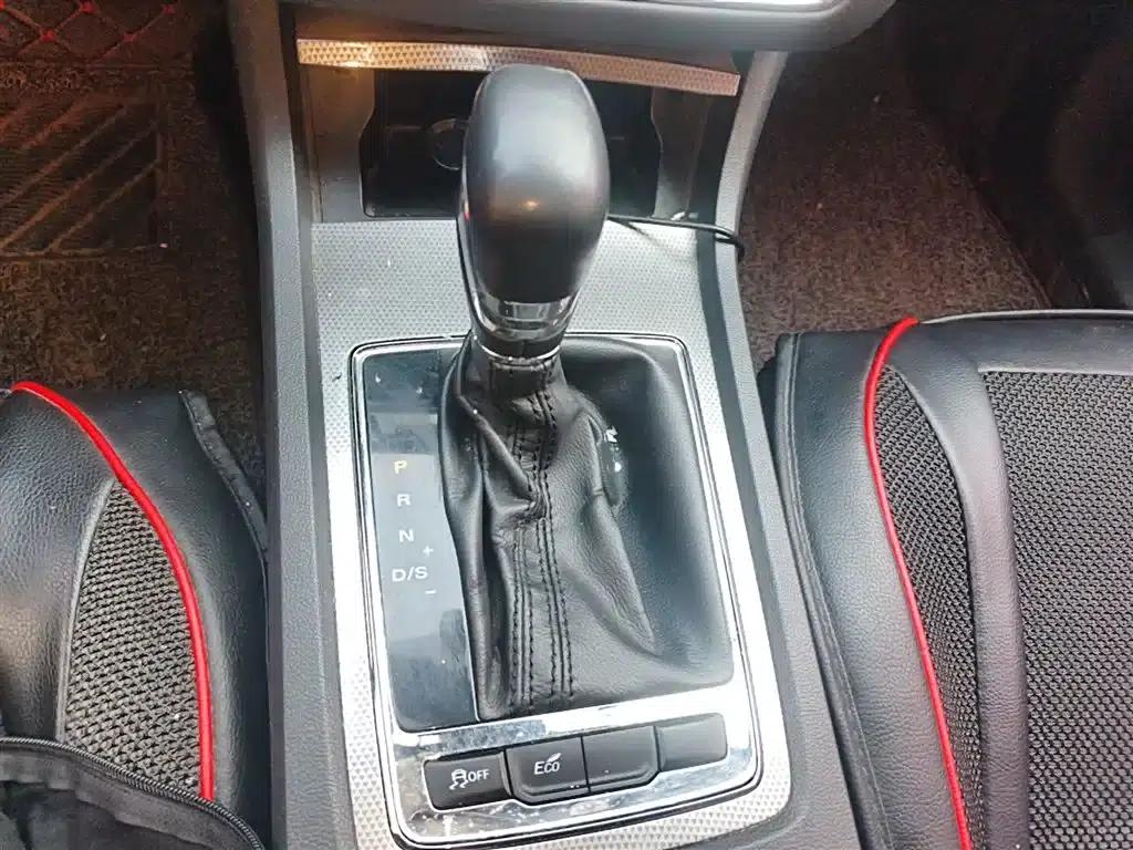 Roewe i6 Classic 2018 20T Automatic Flagship Edition — миниатюра 7