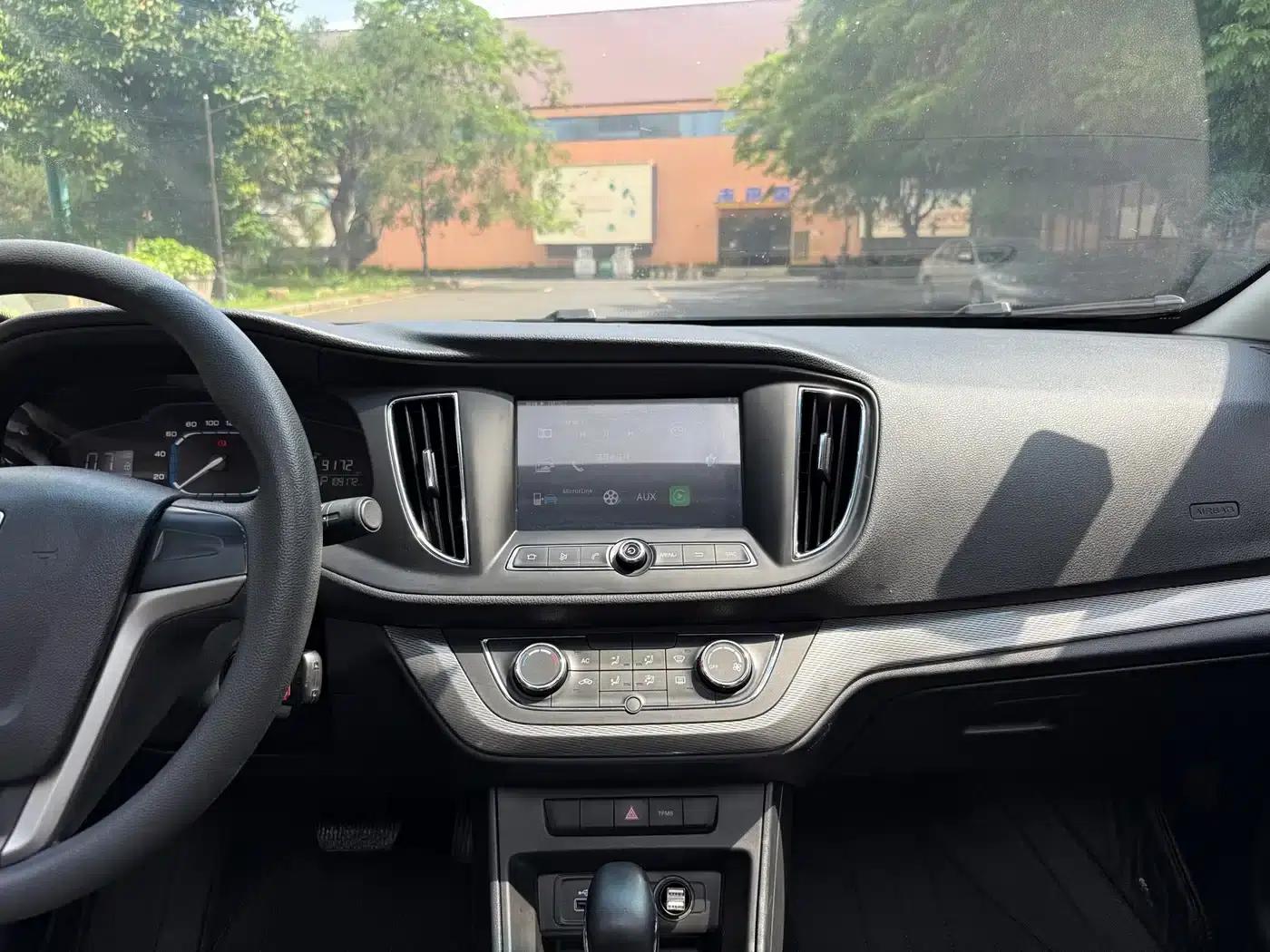Roewe 360 2015 1.5L Automatic Deluxe Edition — миниатюра 12
