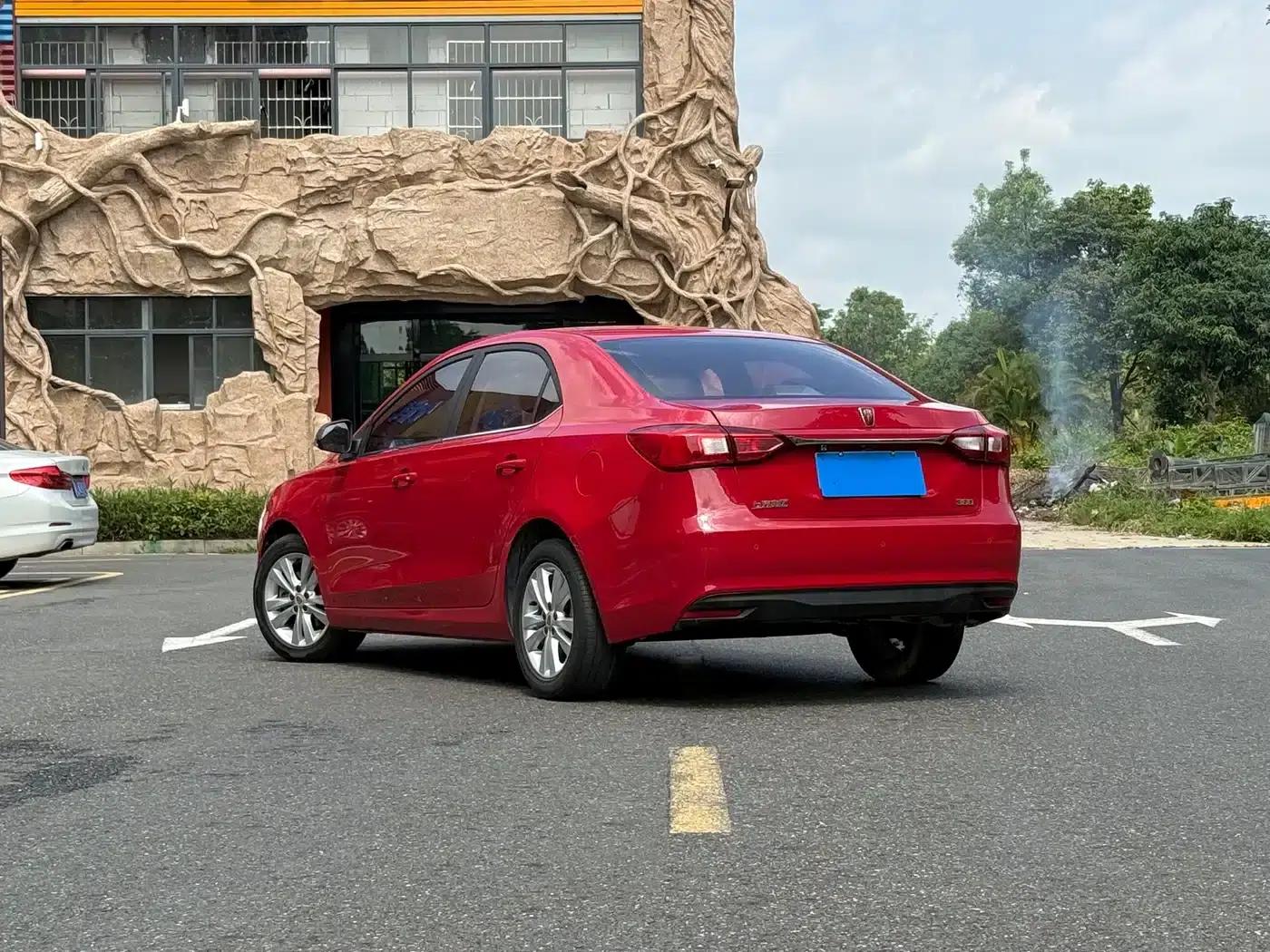 Roewe 360 2015 1.5L Automatic Deluxe Edition — миниатюра 3