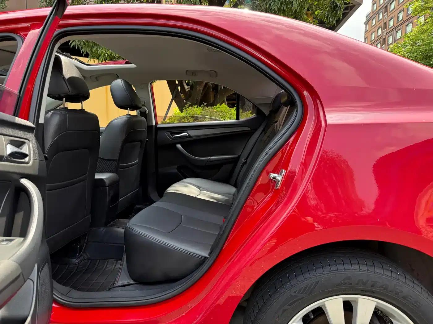 Roewe 360 2015 1.5L Automatic Deluxe Edition — миниатюра 7