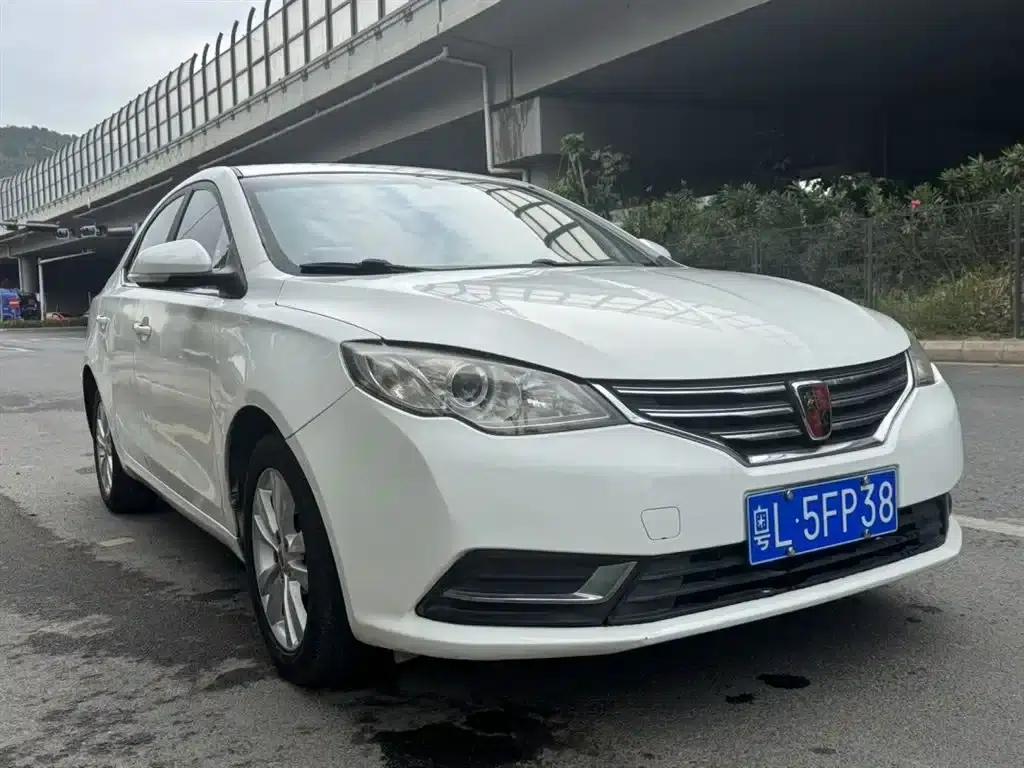 Roewe 360 2017 1.5L Manual Smart Screen Edition — миниатюра 3