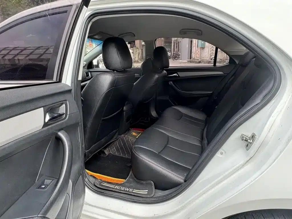 Roewe 360 2017 1.5L Manual Smart Screen Edition — миниатюра 6