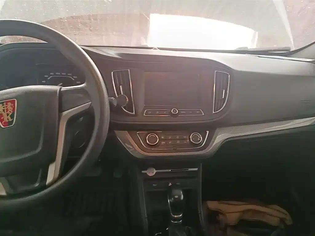 Roewe 360 2017 1.5L Automatic Deluxe Edition — миниатюра 13