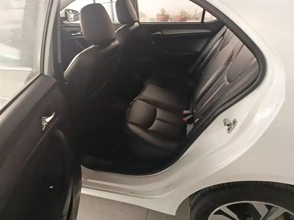 Roewe 360 2017 1.5L Automatic Deluxe Edition — миниатюра 17