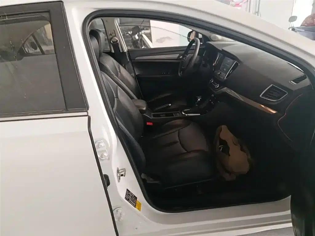 Roewe 360 2017 1.5L Automatic Deluxe Edition — миниатюра 25