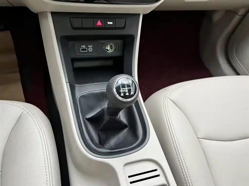 Roewe 360 2015 1.5L Manual Deluxe Edition — миниатюра 14