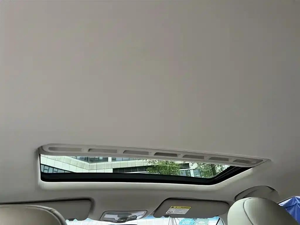 Roewe 360 2015 1.5L Manual Deluxe Edition — миниатюра 18