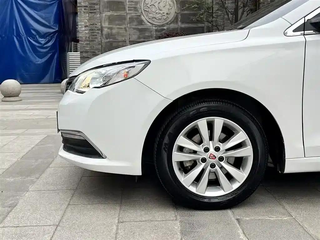 Roewe 360 2015 1.5L Manual Deluxe Edition — миниатюра 23