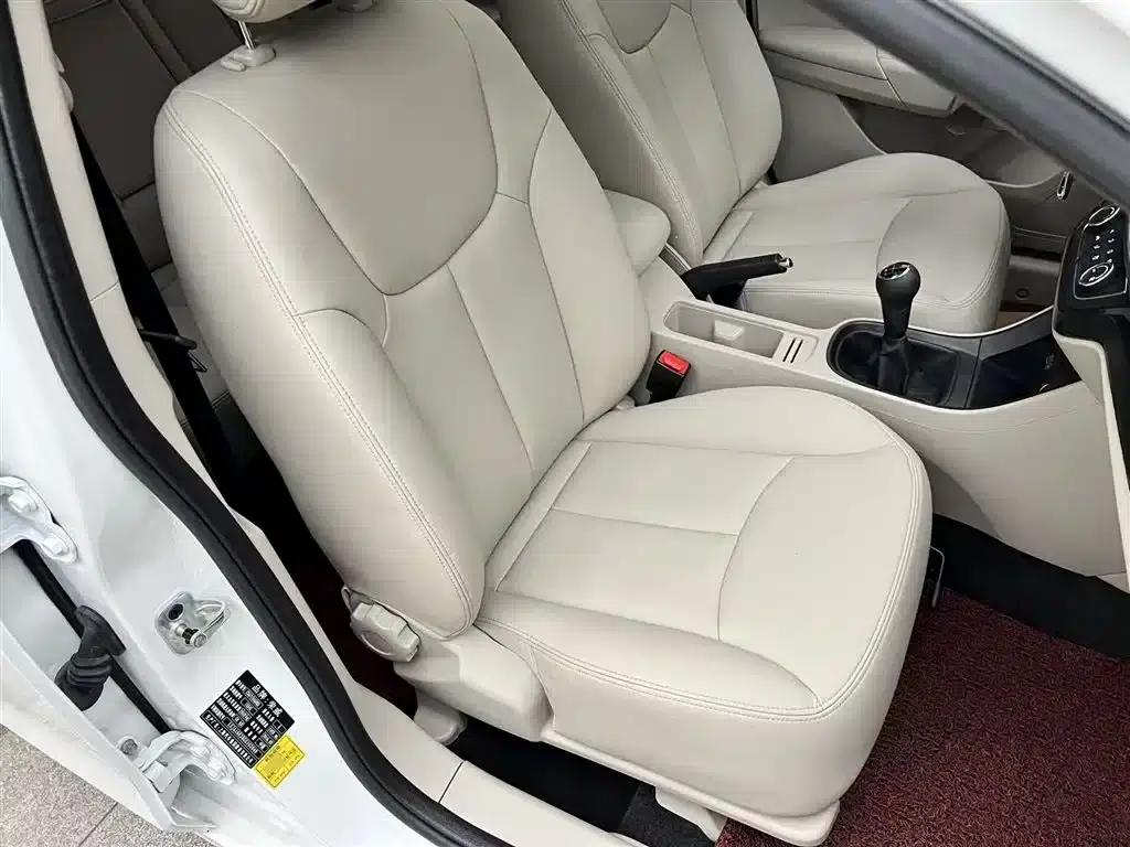 Roewe 360 2015 1.5L Manual Deluxe Edition — миниатюра 25