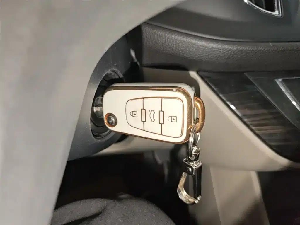 Roewe 360 2015 1.5L Manual Deluxe Edition — миниатюра 9