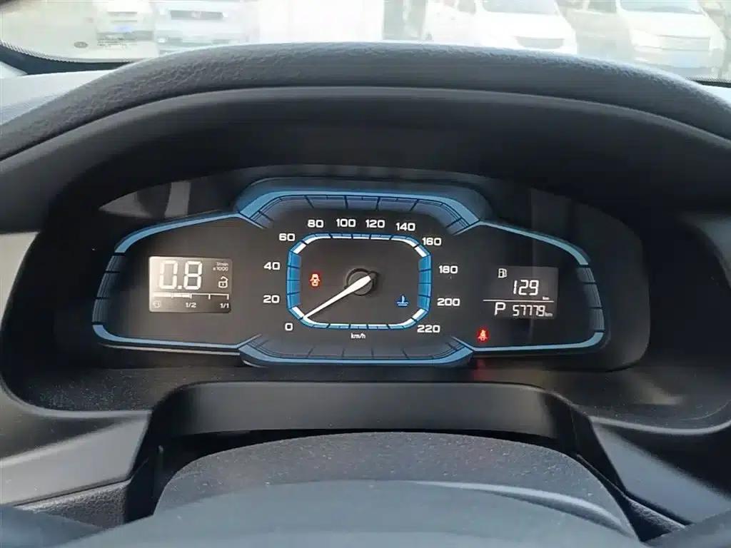 Roewe 360 2015 1.5L Automatic Deluxe Edition — миниатюра 12