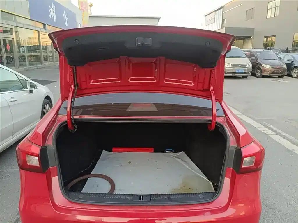 Roewe 360 2015 1.5L Automatic Deluxe Edition — миниатюра 19