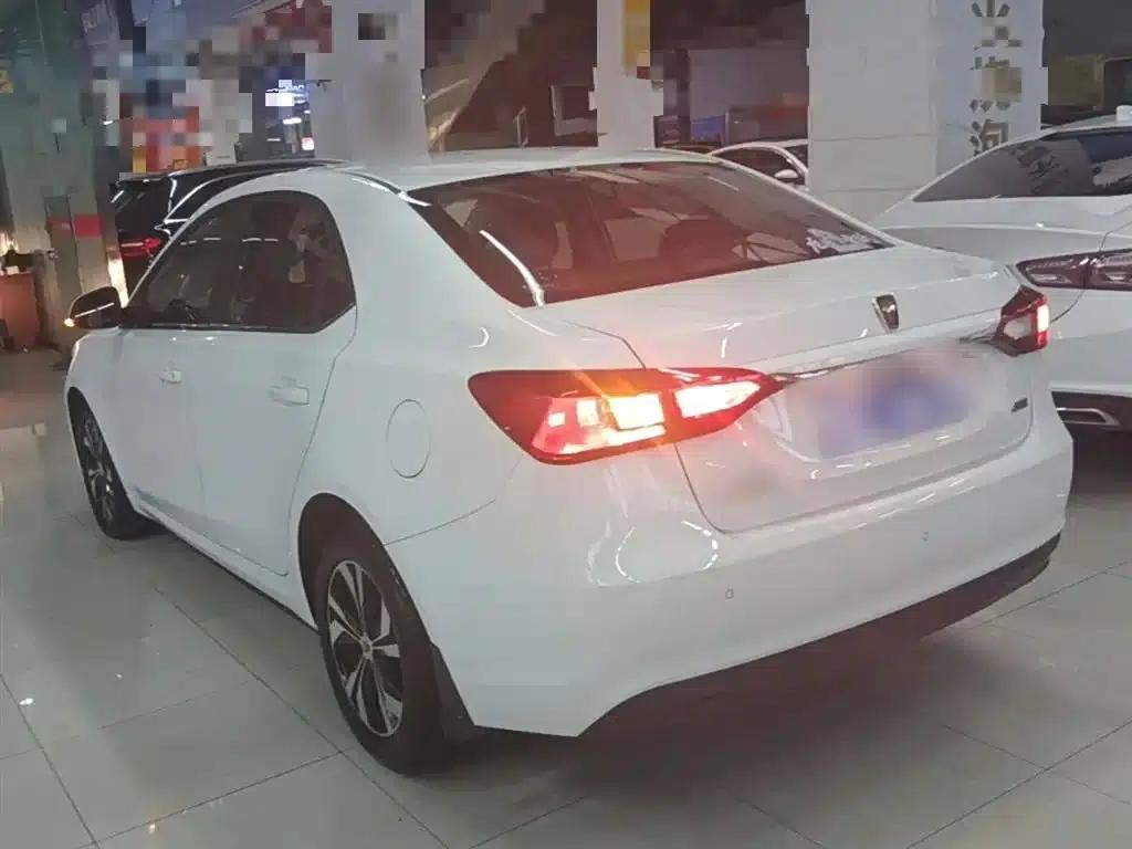 Roewe 360 2017 1.5L Automatic Deluxe Edition — миниатюра 5