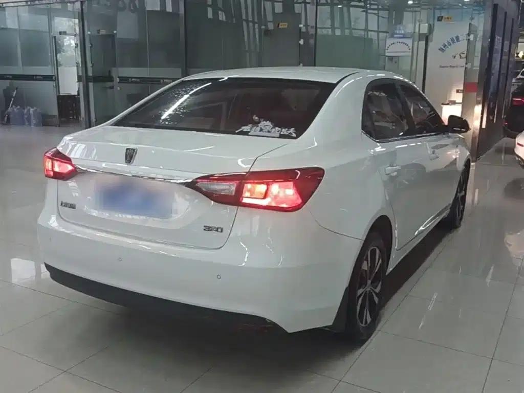 Roewe 360 2017 1.5L Automatic Deluxe Edition — миниатюра 7