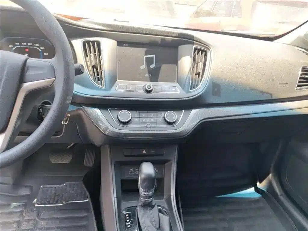 Roewe 360 2015 1.5L Automatic Deluxe Edition — миниатюра 13