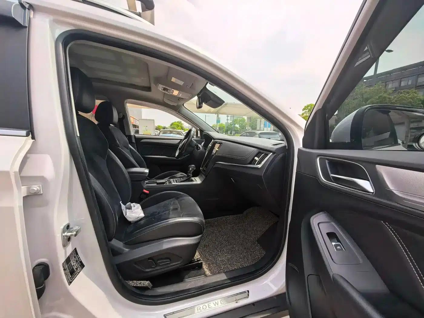 Roewe RX5 New Energy 2017 eRX5 50T Hybrid Connected Premium Flagship Edition — миниатюра 13