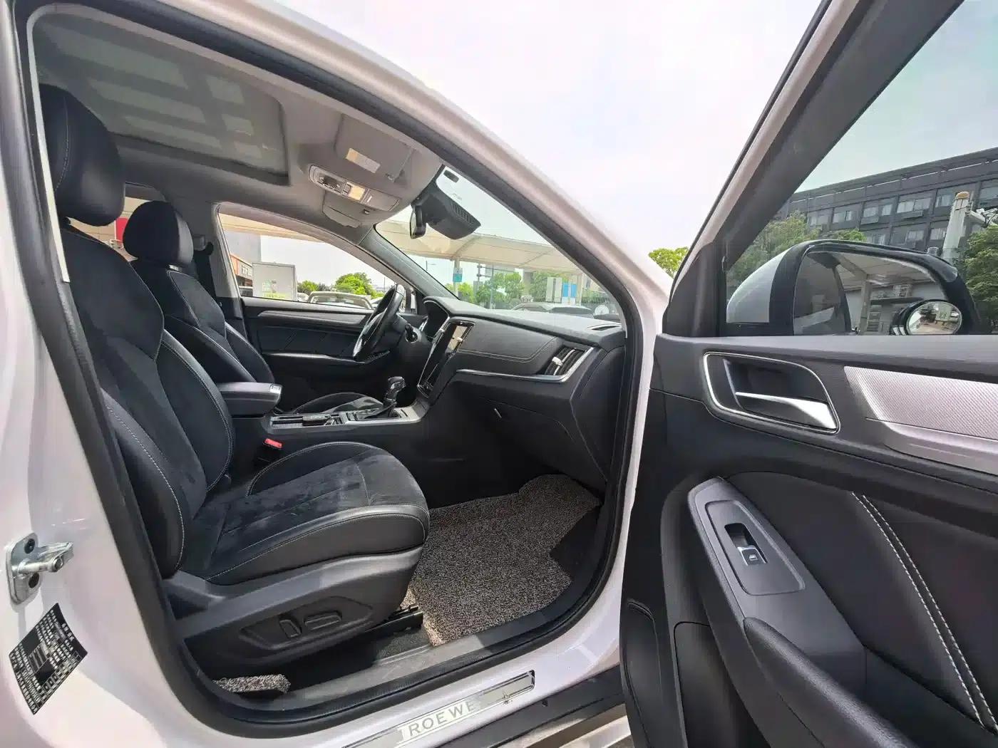 Roewe RX5 New Energy 2017 eRX5 50T Hybrid Connected Premium Flagship Edition — миниатюра 17