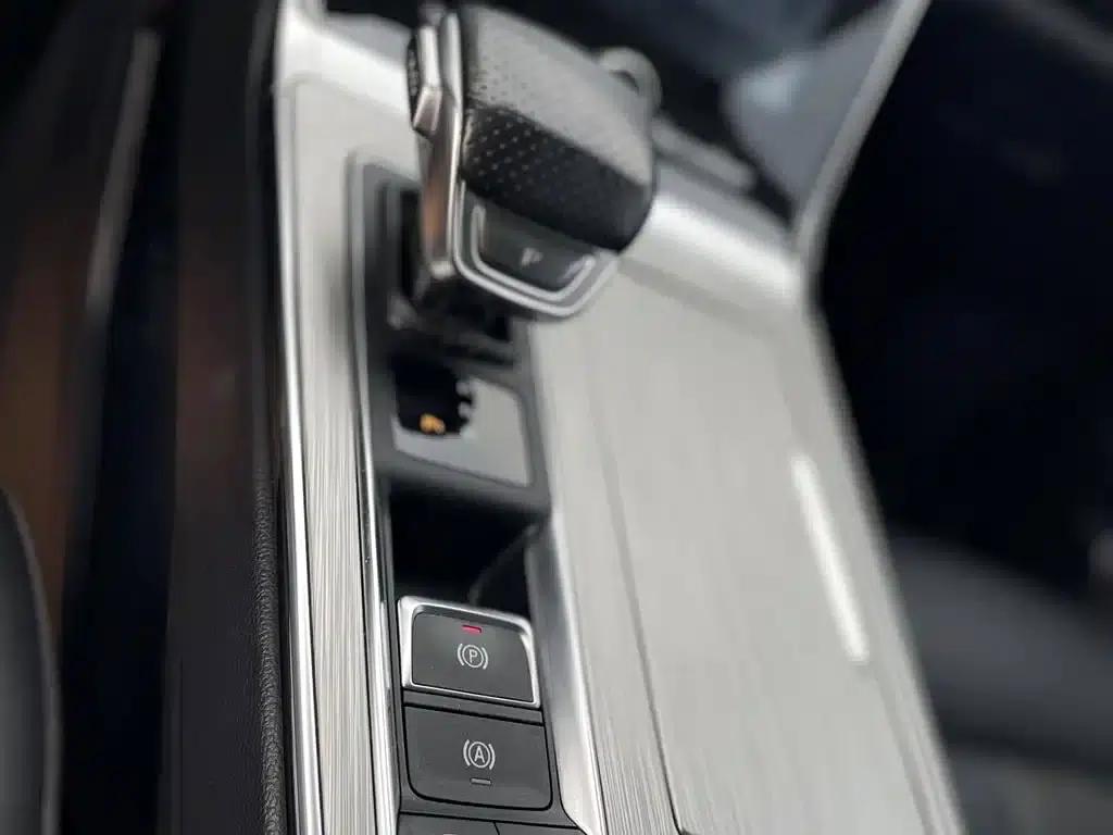Roewe RX5 New Energy 2020 ePLUS National Trend Ronglin Flagship Edition — миниатюра 12