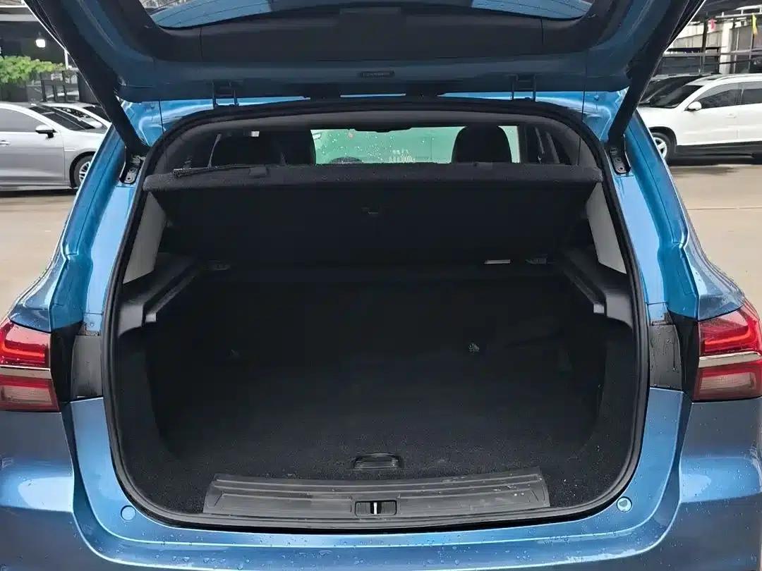 Roewe RX5 New Energy 2017 eRX5 50T Hybrid Connected Premium Flagship Edition — миниатюра 14