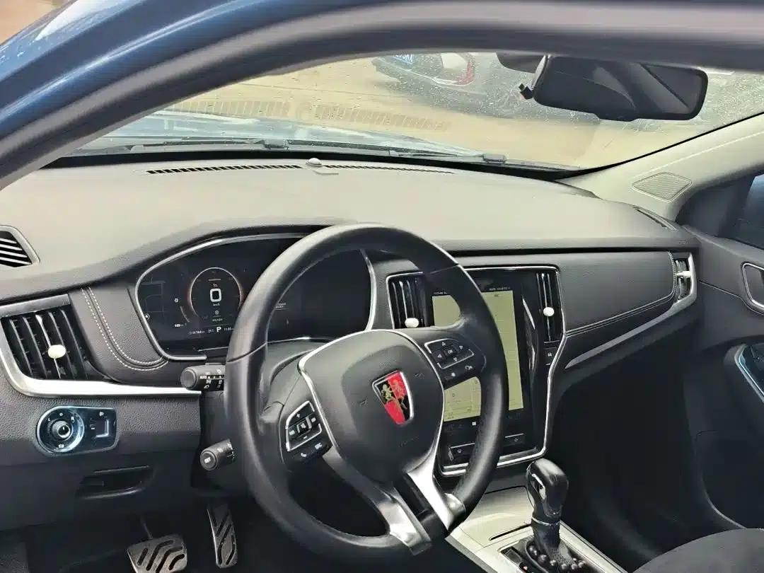 Roewe RX5 New Energy 2017 eRX5 50T Hybrid Connected Premium Flagship Edition — миниатюра 9