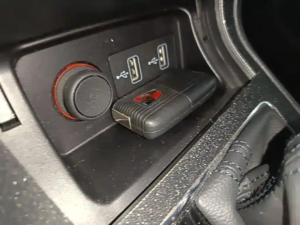 Roewe RX5 New Energy 2019 eRX5 50T Internet Super Flagship Edition — миниатюра 9