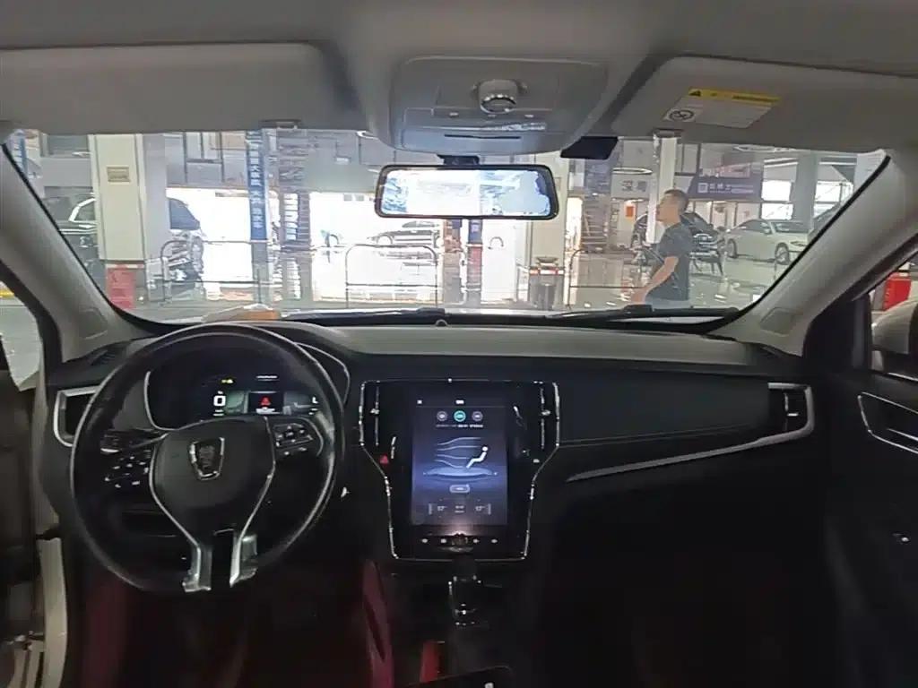Roewe RX5 New Energy 2019 eRX5 50T Internet Super Flagship Edition — миниатюра 10