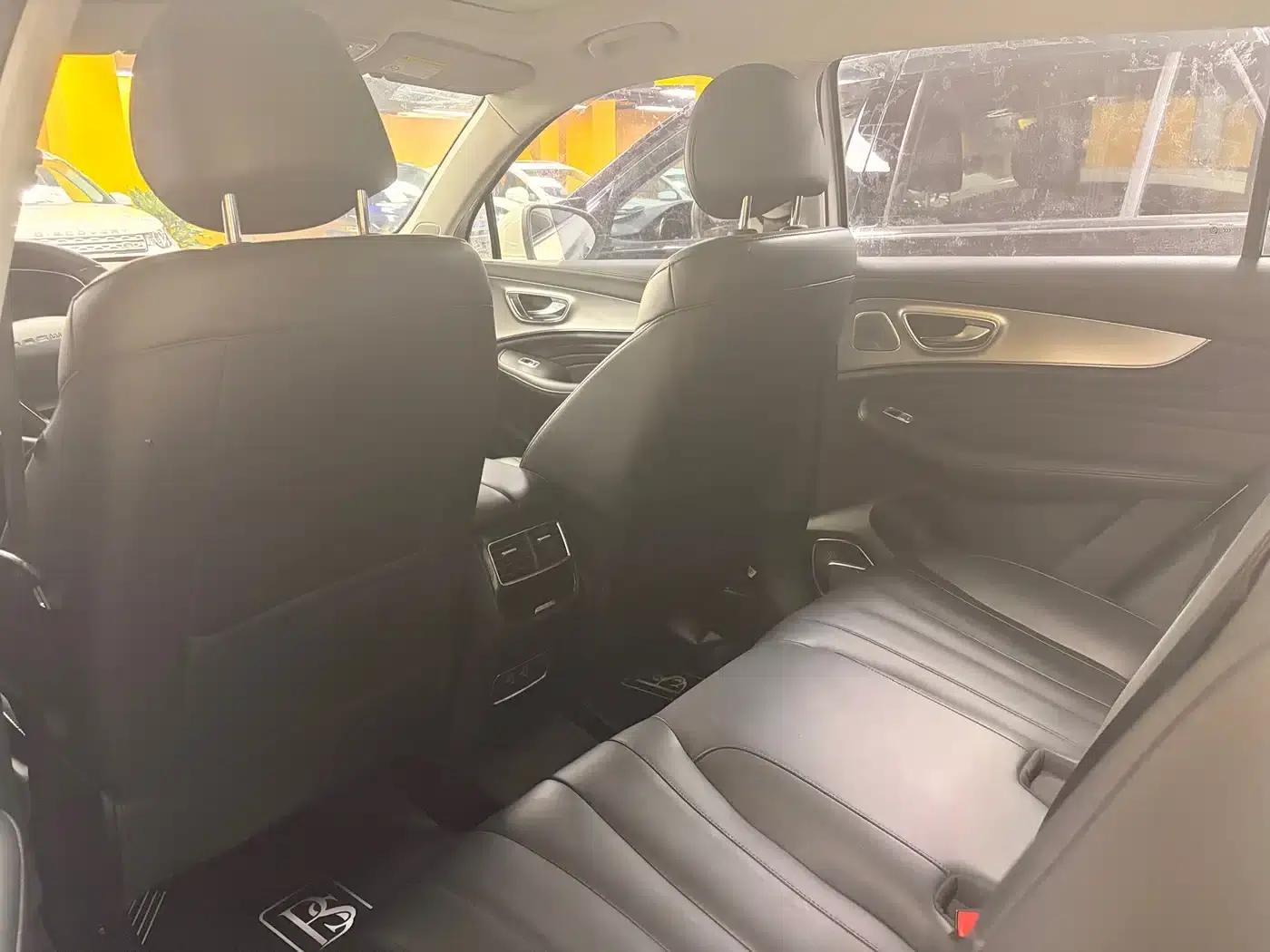 Roewe RX5 MAX 2019 400TGI Automatic Intelligent Cockpit Luxury Edition — миниатюра 6