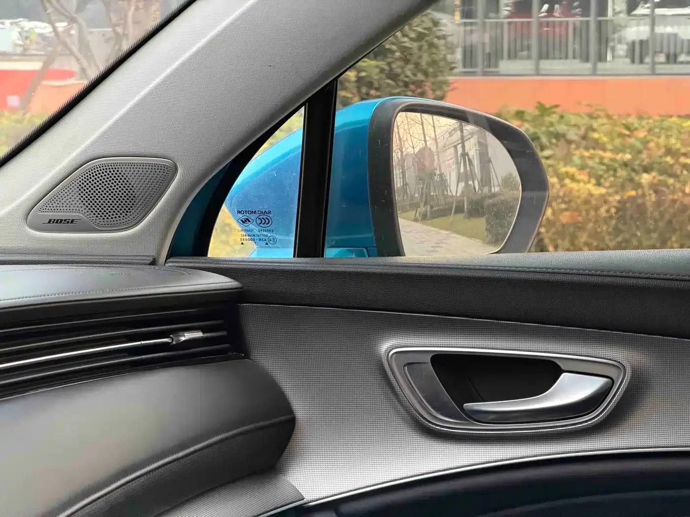 Roewe RX5 MAX 2019 300TGI Automatic Intelligent Cockpit Luxury Edition — миниатюра 17