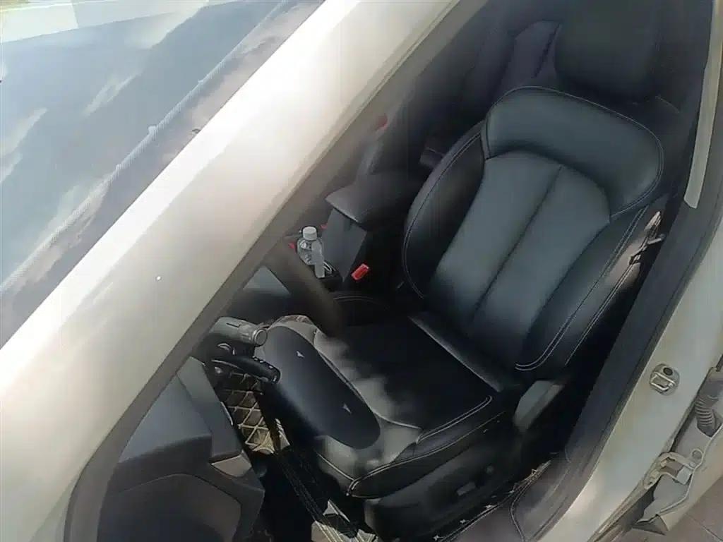 Roewe RX3 2020 1.6L CVT 4G Connected Super Cool Flagship Edition — миниатюра 15