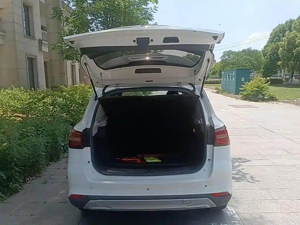 Roewe RX3 2020 1.6L CVT 4G Connected Super Cool Flagship Edition — миниатюра 19
