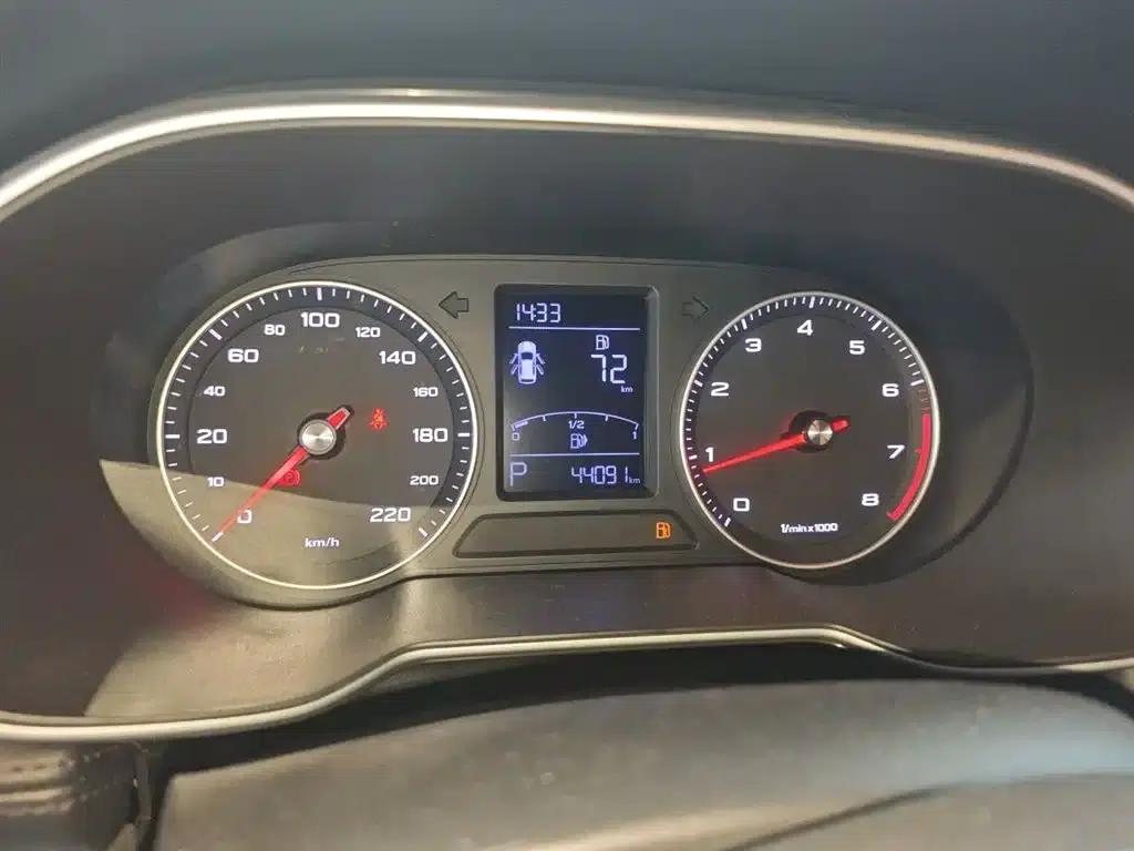 Roewe RX3 2018 1.6L CVT Flagship Edition — миниатюра 8