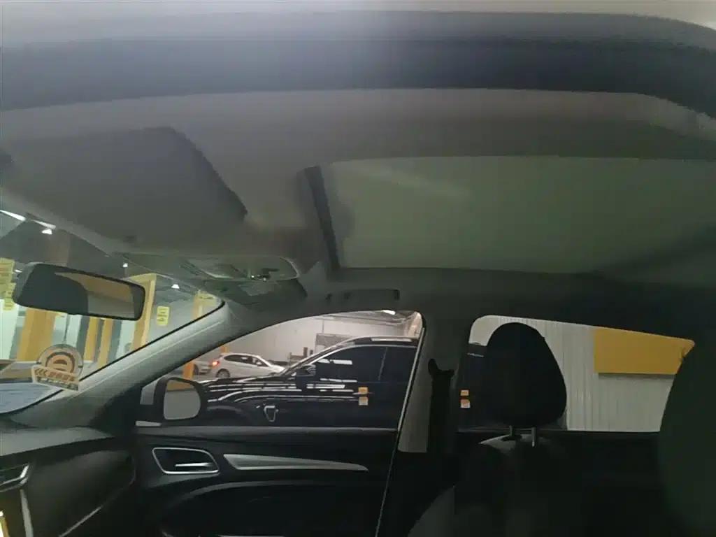 Roewe RX3 2020 1.6L CVT 4G Connected Super Cool Flagship Edition — миниатюра 18