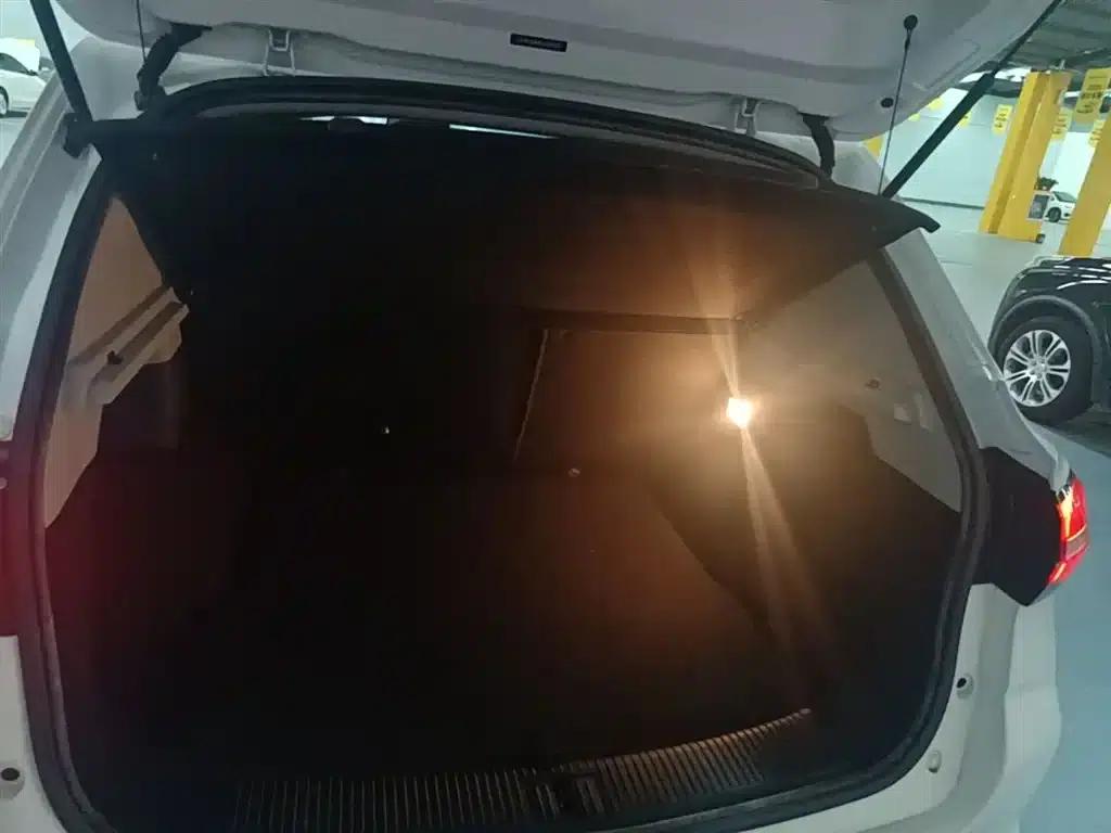 Roewe RX3 2020 1.6L CVT 4G Connected Super Cool Flagship Edition — миниатюра 19