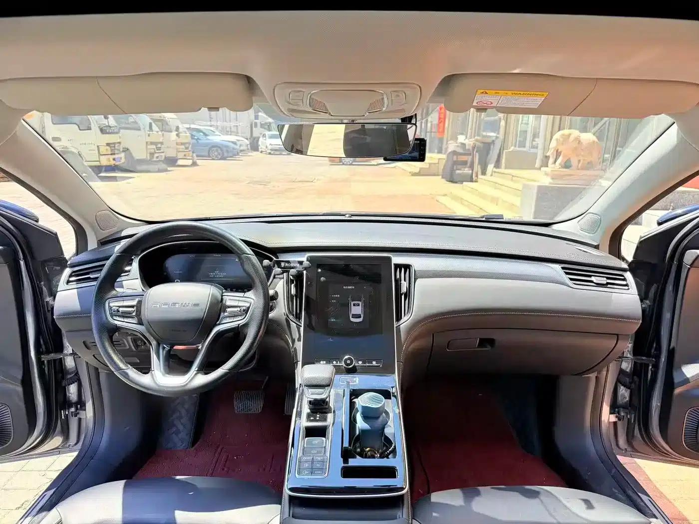 Roewe i6 MAX New Energy 2020 1.5T PHEV Cool Panoramic Sunroof Edition — миниатюра 7