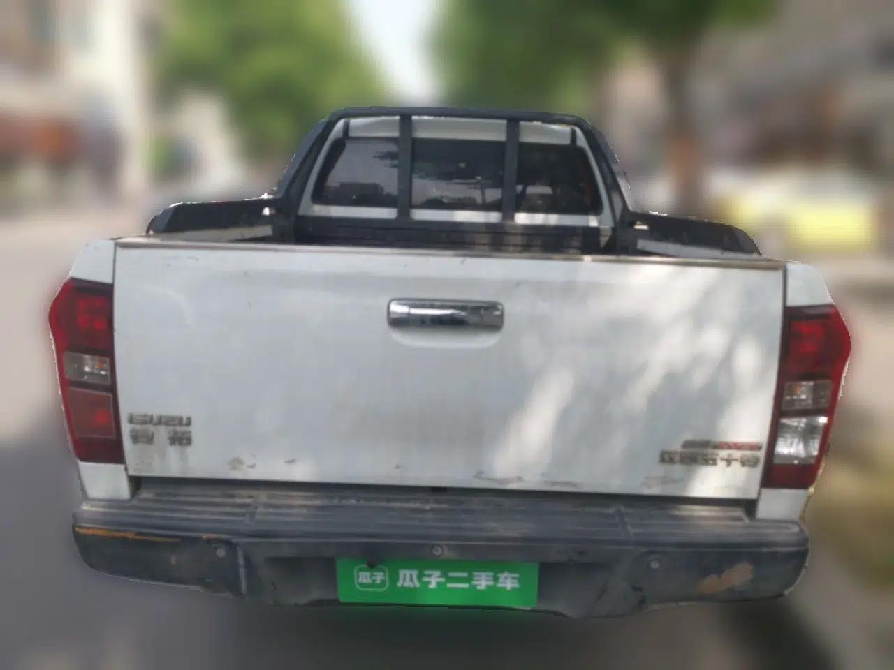 Isuzu D-MAX 2019 2.5T Two-Wheel Drive Manual Navigation Edition China VI Standard Extended Version JE4D25Q6A — миниатюра 5